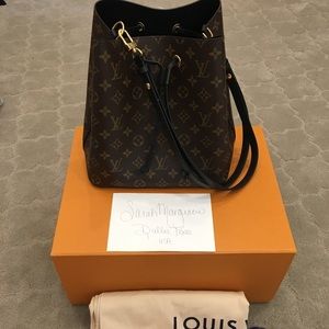 Louis Vuitton Noenoe bucket bag in Noir